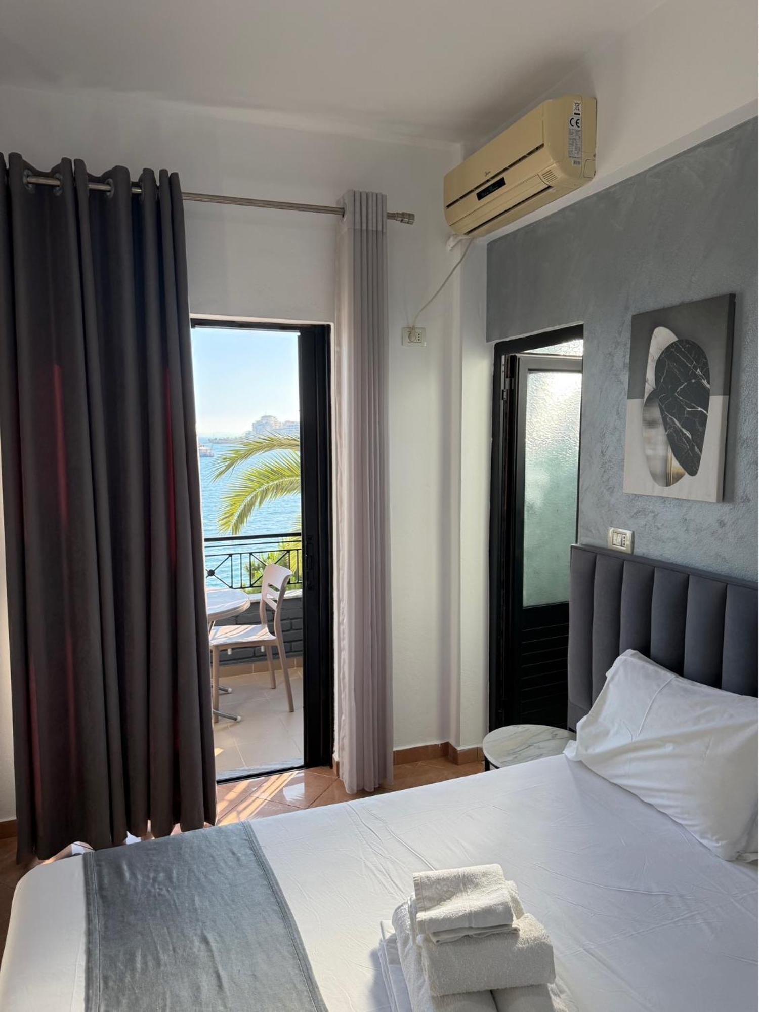 סרנדה Hotel Summer מראה חיצוני תמונה